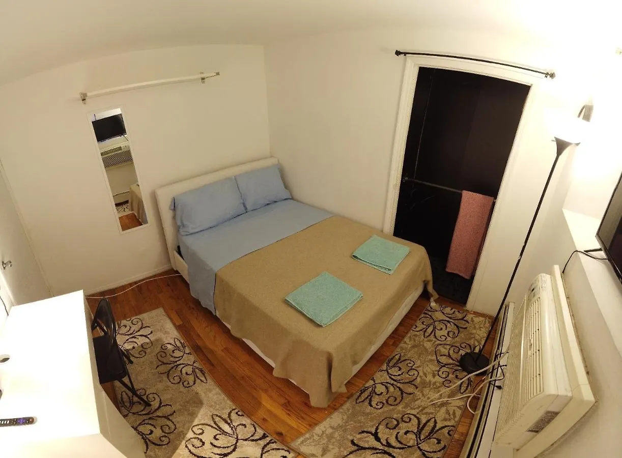 Δωμάτια σε οικογενειακή κατοικία Private Room In Times Square Νέα Υόρκη